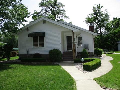 14 Lawrence Dr, Kankakee, IL 60901 photo 1