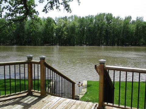 14 Lawrence Dr, Kankakee, IL 60901 photo 2