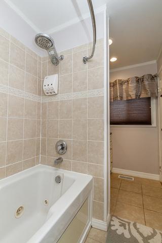 520 Durham Ln, Hoffman Estates, IL 60169 photo 14