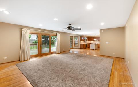 340 W Devon Ave, Roselle, IL 60172 photo 15