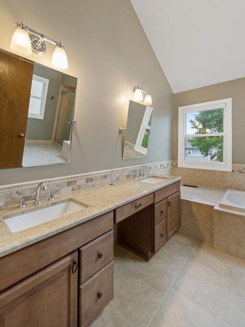 340 W Devon Ave, Roselle, IL 60172 photo 21