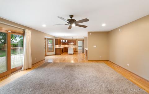 340 W Devon Ave, Roselle, IL 60172 photo 16