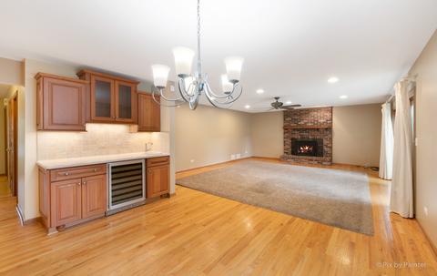 340 W Devon Ave, Roselle, IL 60172 photo 8