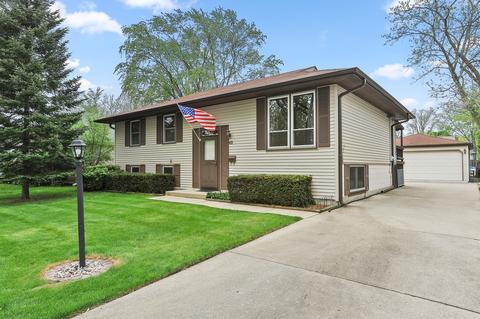 40 Laurel Trl, Wheeling, IL 60090 photo 2
