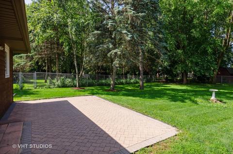 823 Forest Ct, Bartlett, IL 60103 photo 9