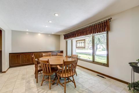 308 Carl Dr, Bloomington, IL 61704 photo 14