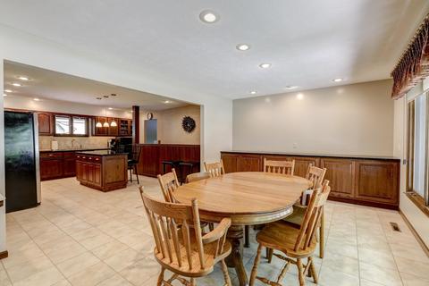 308 Carl Dr, Bloomington, IL 61704 photo 3