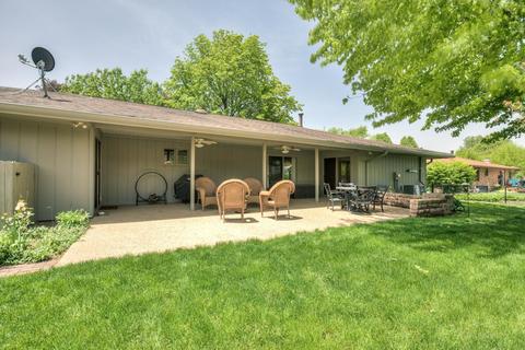 308 Carl Dr, Bloomington, IL 61704 photo 5