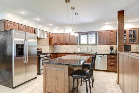 308 Carl Dr, Bloomington, IL 61704 photo 2