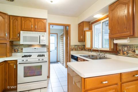 2210 Theda Ln, Rolling Meadows, IL 60008 photo 2