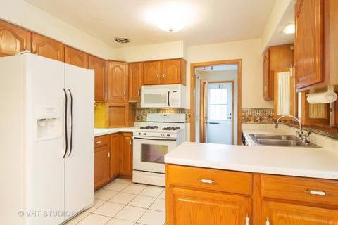 2210 Theda Ln, Rolling Meadows, IL 60008 photo 3