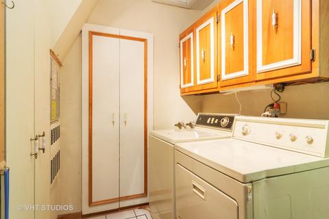 2210 Theda Ln, Rolling Meadows, IL 60008 photo 9