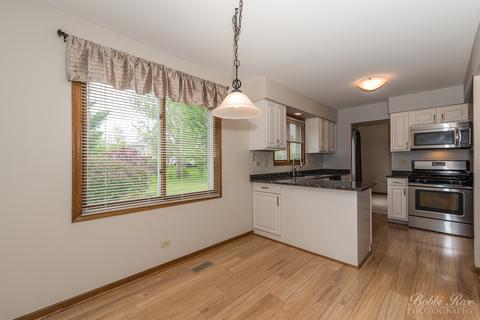 758 Cimarron Dr, Cary, IL 60013 photo 9