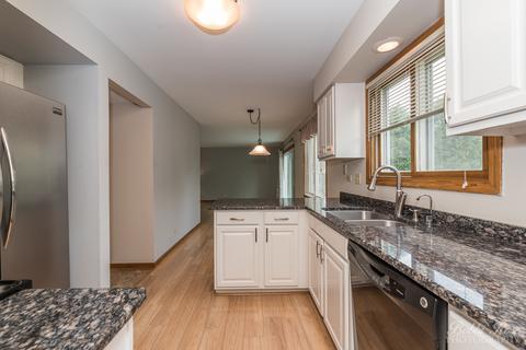 758 Cimarron Dr, Cary, IL 60013 photo 8