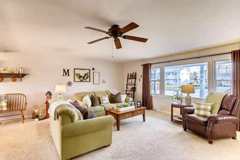 1434 Maple Ln, Elgin, IL 60123 photo 7