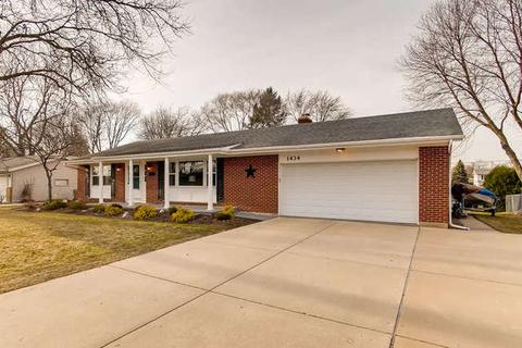 1434 Maple Ln, Elgin, IL 60123 photo 3