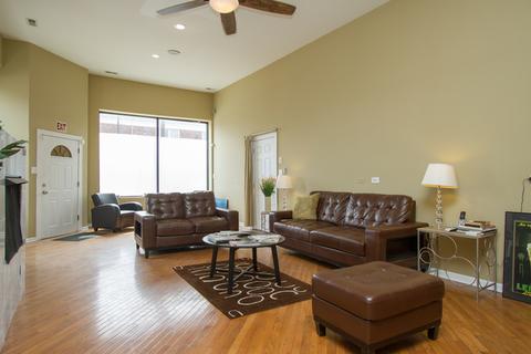 1724 E 73rd St, Chicago, IL 60649 photo 2