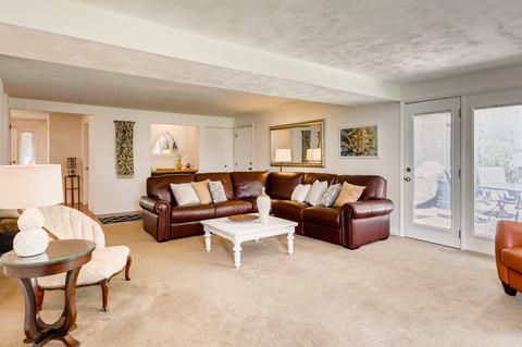 855 Harrison Ln, Hoffman Estates, IL 60192 photo 12