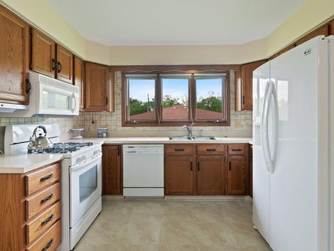 488 E Lorraine Ave, Addison, IL 60101 photo 4