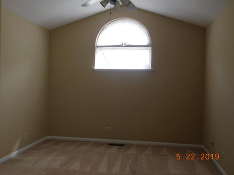 633 Cobblestone Ct, Elgin, IL 60120 photo 9
