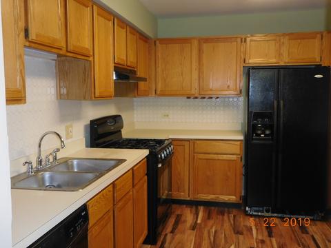 633 Cobblestone Ct, Elgin, IL 60120 photo 5