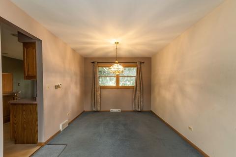 900 Blaze Trl, Wheeling, IL 60090 photo 9