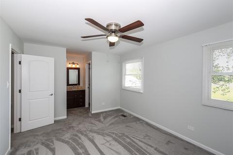 2002 W Parkview Cir, Hoffman Estates, IL 60169 photo 20