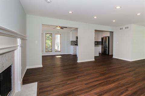 2002 W Parkview Cir, Hoffman Estates, IL 60169 photo 16