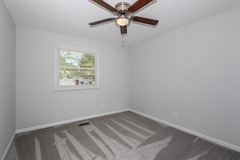 2002 W Parkview Cir, Hoffman Estates, IL 60169 photo 28