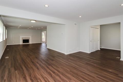 2002 W Parkview Cir, Hoffman Estates, IL 60169 photo 6