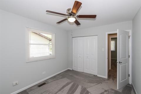 2002 W Parkview Cir, Hoffman Estates, IL 60169 photo 23