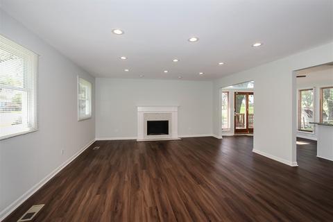 2002 W Parkview Cir, Hoffman Estates, IL 60169 photo 15