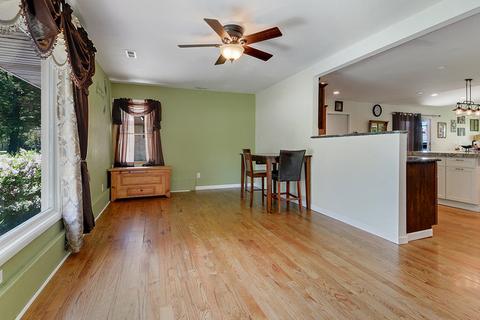 1046 E 8th St, Lockport, IL 60441 photo 3