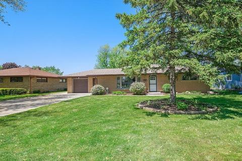 1046 E 8th St, Lockport, IL 60441 photo 2
