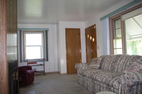 117 N Chase Ave, Bartlett, IL 60103 photo 3