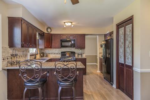 105 Pipers Dr, Bartlett, IL 60103 photo 8