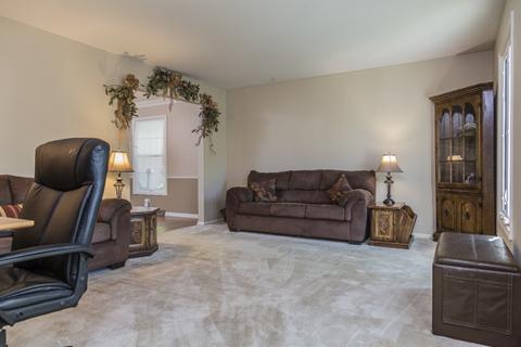 105 Pipers Dr, Bartlett, IL 60103 photo 4