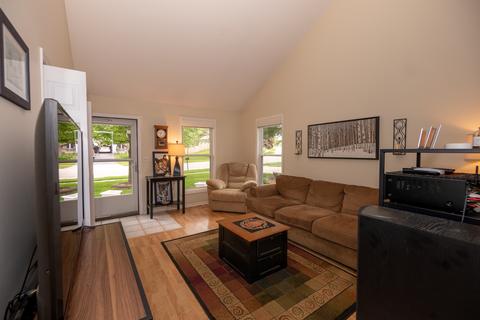 1103 Compton Ave, Algonquin, IL 60102 photo 5