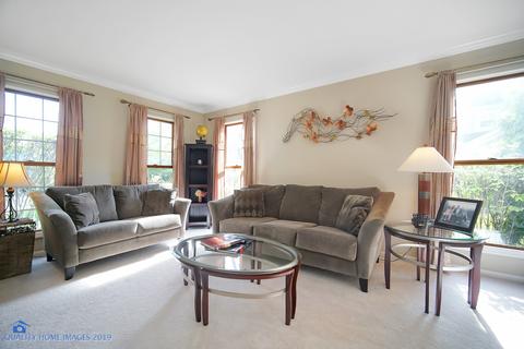 1950 Peach Tree Ln, Algonquin, IL 60102 photo 2