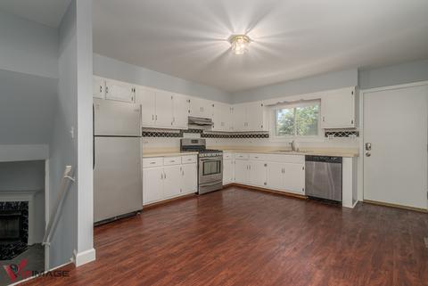 297 5th St, Wheeling, IL 60090 photo 3