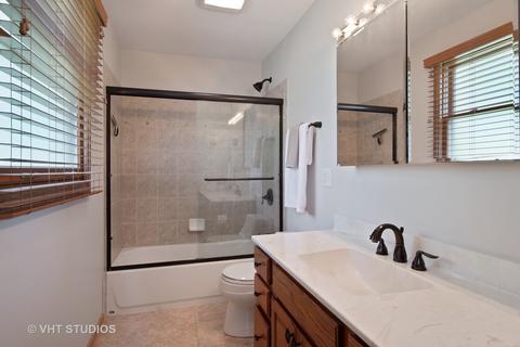 1901 E Seneca Ln, Mount Prospect, IL 60056 photo 11