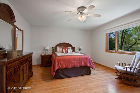 1901 E Seneca Ln, Mount Prospect, IL 60056 photo 10