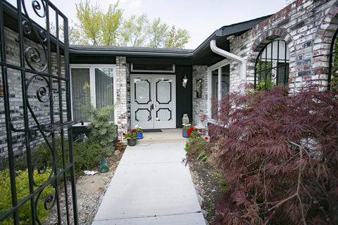 1409 Lorete Ln, Northbrook, IL 60062 photo 2