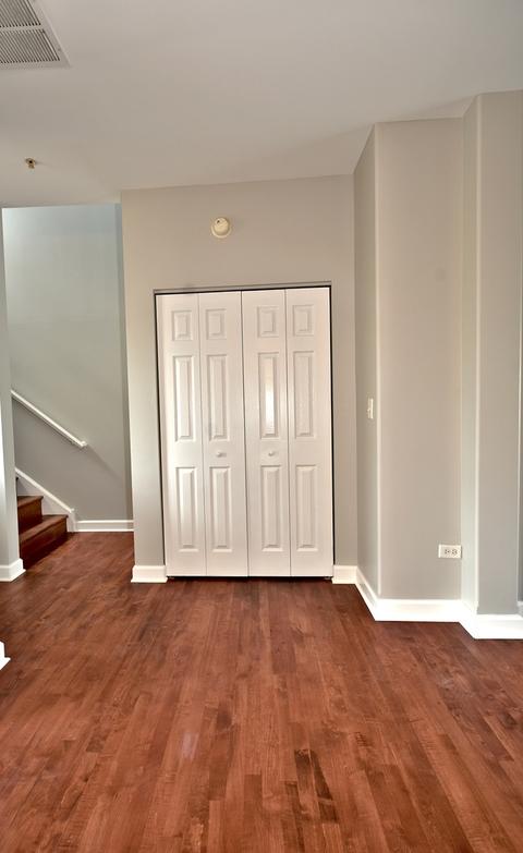 7511 Claridge Dr #E, Bridgeview, IL 60455 photo 4