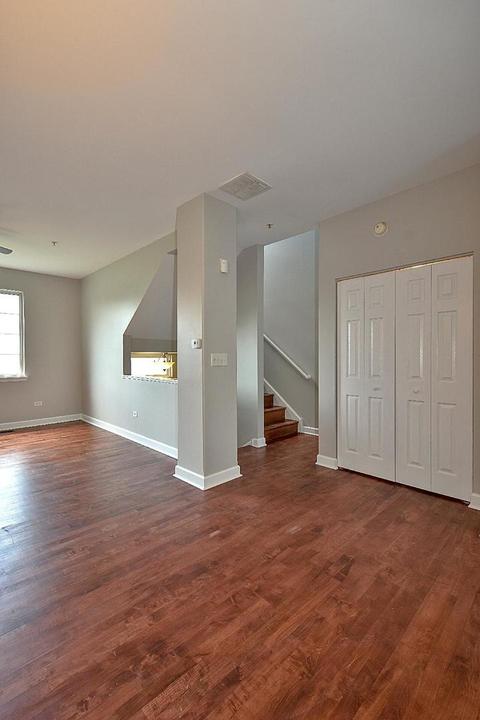 7511 Claridge Dr #E, Bridgeview, IL 60455 photo 5