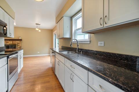 1061 Timberwood Ln, Algonquin, IL 60102 photo 5