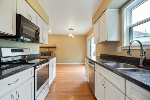 1061 Timberwood Ln, Algonquin, IL 60102 photo 6