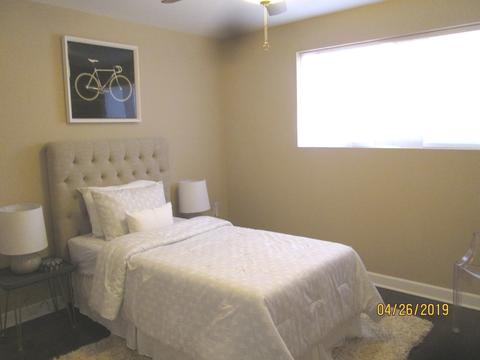 527 E 87th St, Chicago, IL 60619 photo 8