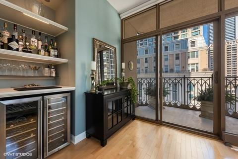 21 E Huron St #1006, Chicago, IL 60611 photo 10