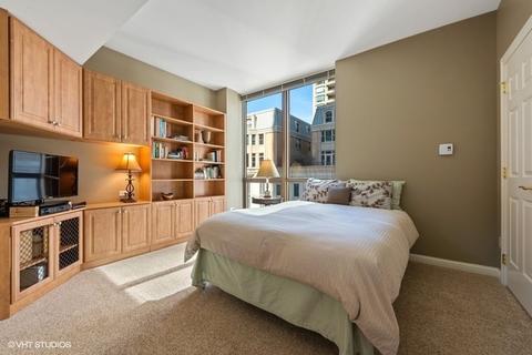 21 E Huron St #1006, Chicago, IL 60611 photo 8